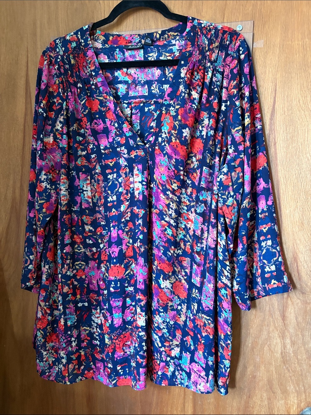 A.n.a. A New Approach Bright Floral Navy Tunic Top